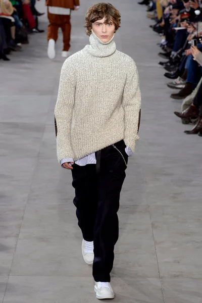 Look 7